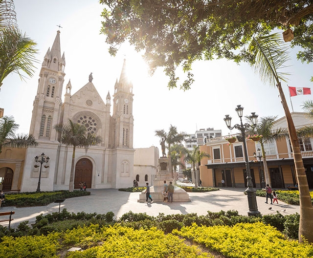 Recuperación integral de la Plaza Francia